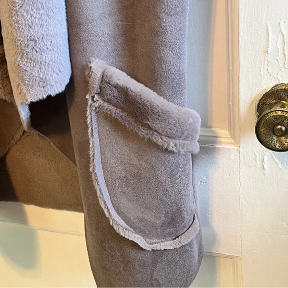 Mia & Tess Exclusive Grey Suede Cardigan Vest one size - Picture 8 of 8